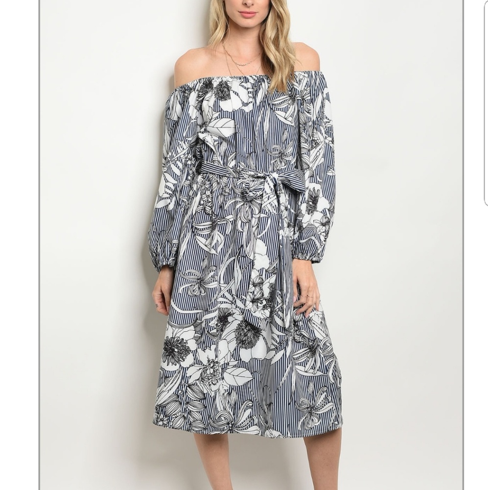 Offshoulder Romantic Stripped Flower midi dress
